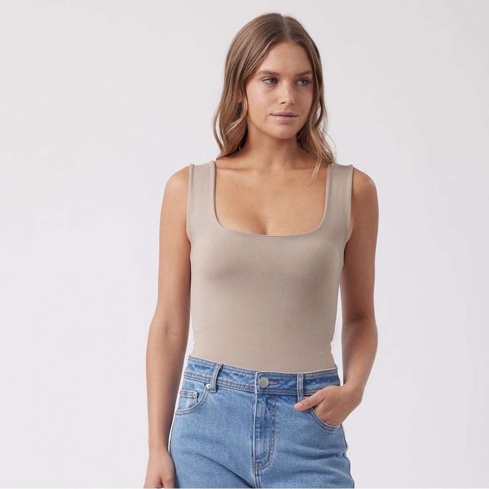 Seamless Scoop Tank - NEVER WORN